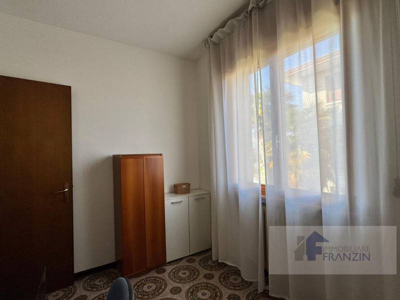 A Monastier di Treviso in Via Enrico Fermi 15 vendiamo appartamento al primo piano su palazzina d...