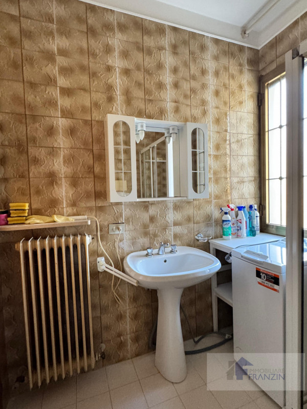 A Monastier di Treviso in Via Enrico Fermi 15 vendiamo appartamento al primo piano su palazzina d...