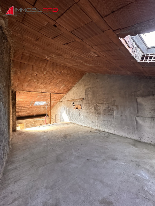 Nel cuore di Carrè, in posizione centrale e comoda a tutti i servizi.

Proponiamo casa indipenden...