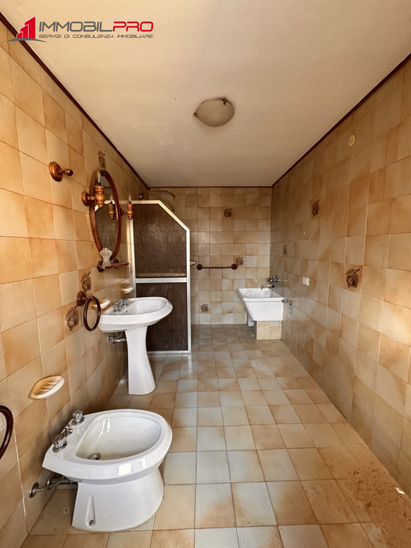 Nel cuore di Carrè, in posizione centrale e comoda a tutti i servizi.

Proponiamo casa indipenden...