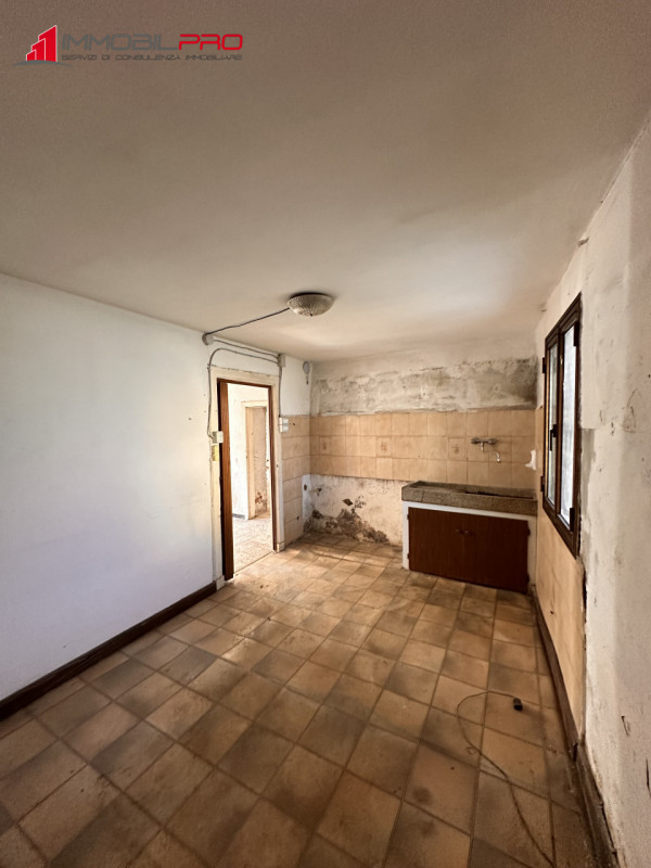 Nel cuore di Carrè, in posizione centrale e comoda a tutti i servizi.

Proponiamo casa indipenden...