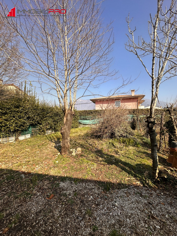 Nel cuore di Carrè, in posizione centrale e comoda a tutti i servizi.

Proponiamo casa indipenden...