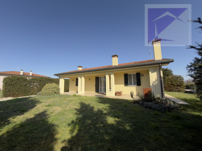 NOSTRA ESCLUSIVA - Campodarsego, frazione – In posizione tranquilla e riservata, proponiamo in ve...