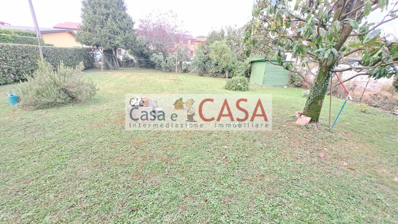 S. Domenico: Quartiere tranquillo, disponibile a sei mesi dal preliminare, comoda a tutti i servi...