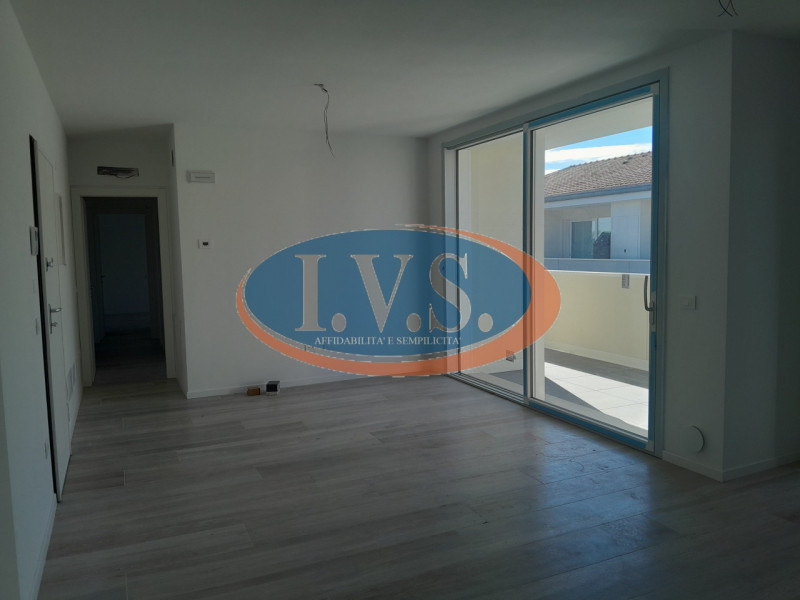 MONTEGALDA (VI): In tranquilla zona residenziale vendesi appartamento BICAMERE al primo piano in ...