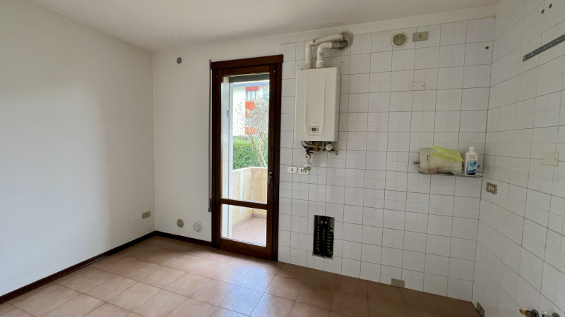 Interessante appartamento con taverna in palazzina di sole 4 unità abitative.

Ci troviamo in cen...