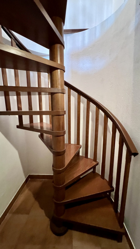 Interessante appartamento con taverna in palazzina di sole 4 unità abitative.

Ci troviamo in cen...