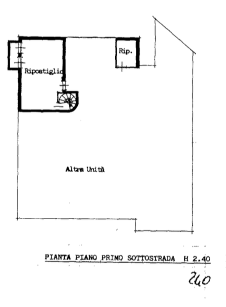 Interessante appartamento con taverna in palazzina di sole 4 unità abitative.

Ci troviamo in cen...