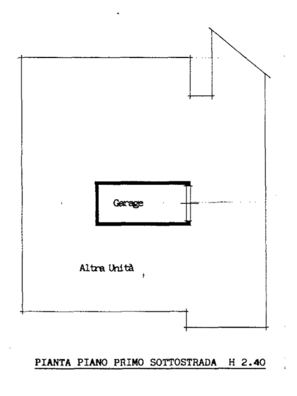 Interessante appartamento con taverna in palazzina di sole 4 unità abitative.

Ci troviamo in cen...