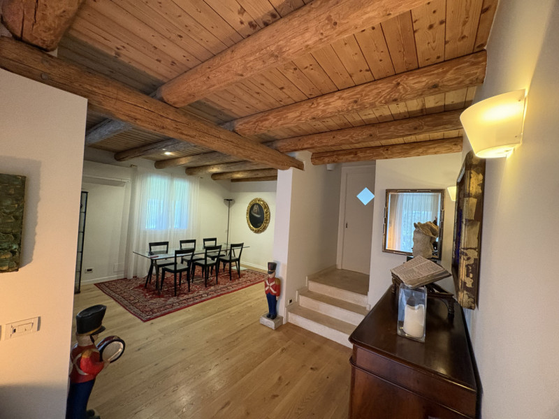 In una cornice riservata e armoniosa, immersa nel verde della campagna di Veggiano, località Tram...