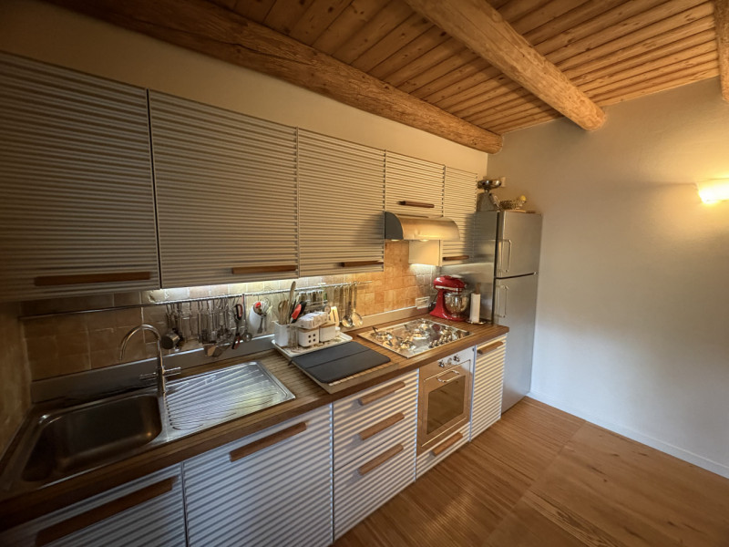 In una cornice riservata e armoniosa, immersa nel verde della campagna di Veggiano, località Tram...