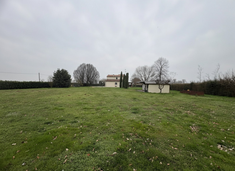 In una cornice riservata e armoniosa, immersa nel verde della campagna di Veggiano, località Tram...