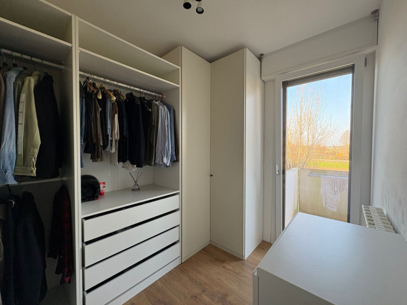 Proponiamo in vendita un elegante duplex di circa 135 mq situato nella rinomata zona residenziale...