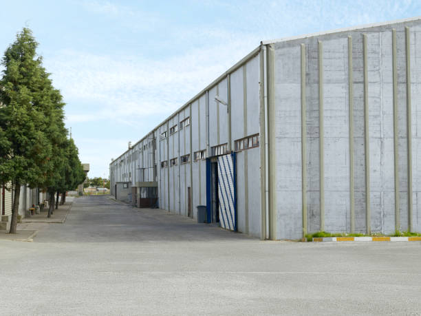 THIENE - Z.I: CAPANNONE INDUSTRIALE NUOVO di mq 1.200 circa H 8,50, con impianto elettrico, servi...