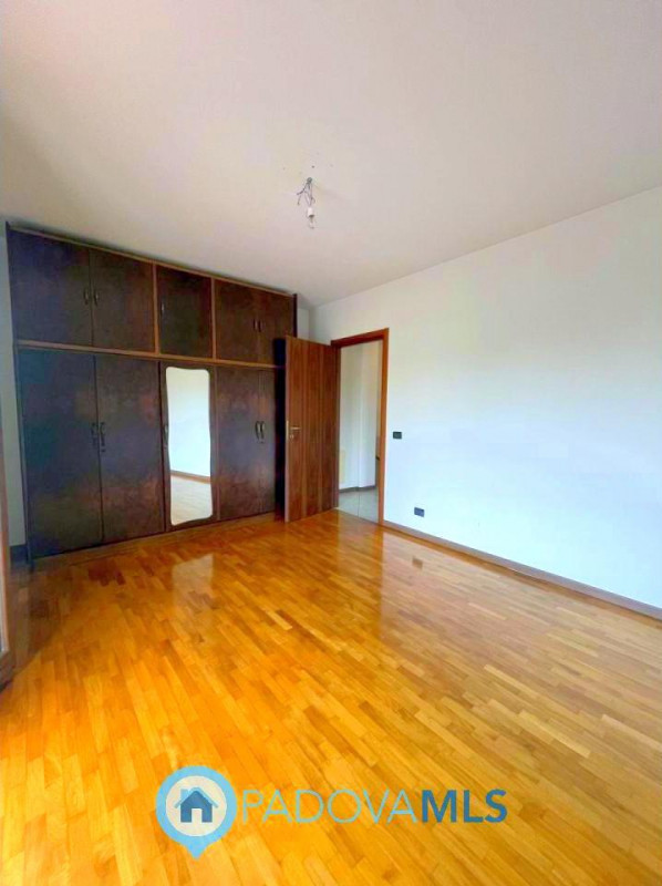 Immobile in esclusiva al Gruppo Padova MLS

MONTEGROTTO T. : proponiamo appartamento al primo pia...