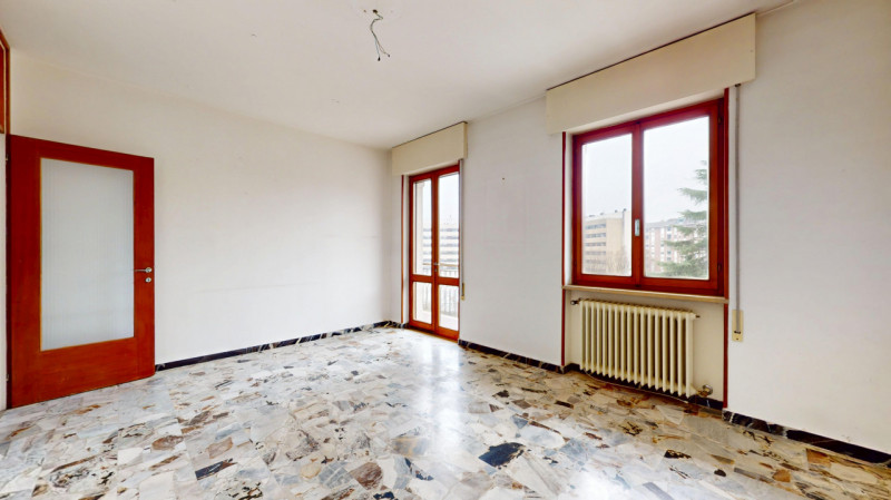 PISCINE 

In un tranquillo quartiere residenziale, comodo a tutti i principali servizi e a pochi ...