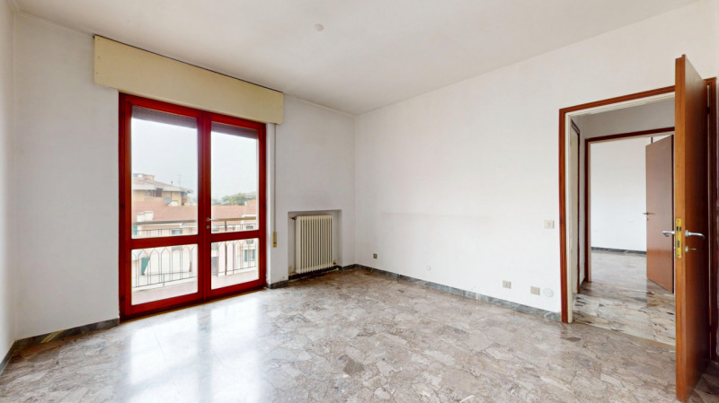 PISCINE 

In un tranquillo quartiere residenziale, comodo a tutti i principali servizi e a pochi ...