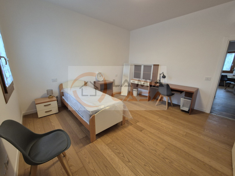 PADOVA - Località VOLTABAROZZO
Elegante trilocale rivolto solo a gruppo di 3 studentesse/speciali...