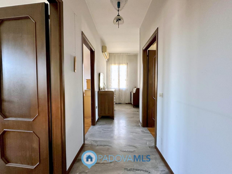 Immobile in esclusiva al Gruppo Padova MLS

Proponiamo in vendita villa indipendente edificata ne...