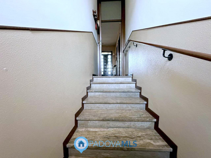 Immobile in esclusiva al Gruppo Padova MLS

Proponiamo in vendita villa indipendente edificata ne...