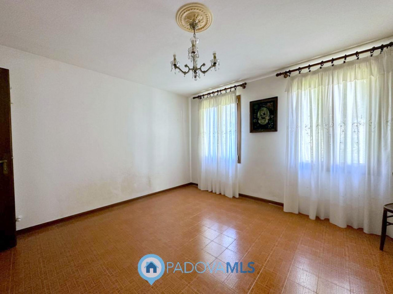 Immobile in esclusiva al Gruppo Padova MLS

Proponiamo in vendita villa indipendente edificata ne...