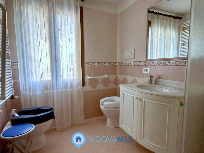 Immobile in esclusiva al Gruppo Padova MLS

Proponiamo in vendita villa indipendente edificata ne...