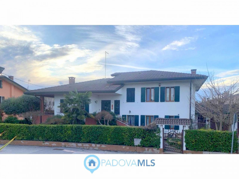 Immobile in esclusiva al Gruppo Padova MLS

Proponiamo in vendita villa indipendente edificata ne...
