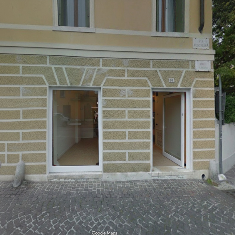 Scopri un'opportunità unica nel centro storico di Treviso, nella vivace zona della Pescheria, luo...