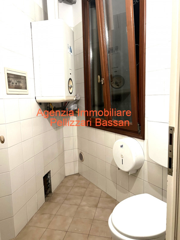 Scopri un'opportunità unica nel centro storico di Treviso, nella vivace zona della Pescheria, luo...