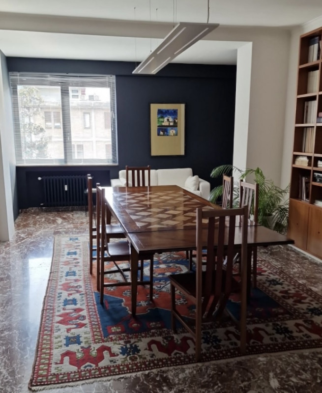 (Per INFO Cristina 3389226442) A Padova, in zona Scrovegni, si affitta una stanza ufficio ampia, ...