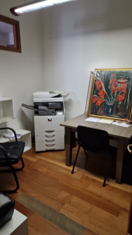 (Per info Cristina: 3389226442) Padova zona Scrovegni, si affitta una stanza ufficio ampio, compl...