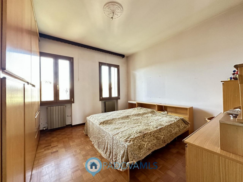 Villa indipendente con ampi spazi

Immobile in esclusiva al Gruppo Padova MLS

Proponiamo in vend...