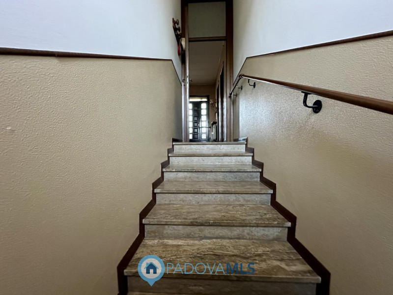 Villa indipendente con ampi spazi

Immobile in esclusiva al Gruppo Padova MLS

Proponiamo in vend...