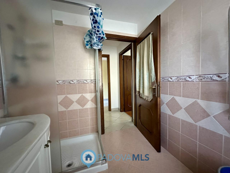 Villa indipendente con ampi spazi

Immobile in esclusiva al Gruppo Padova MLS

Proponiamo in vend...