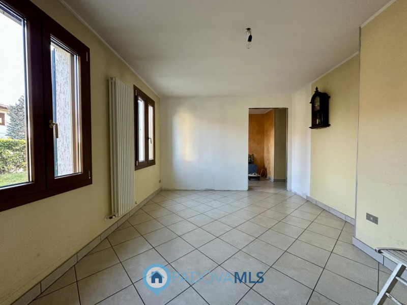 Immobile in esclusiva al Gruppo Padova MLS

Proponiamo in vendita villa indipendente dal grande p...