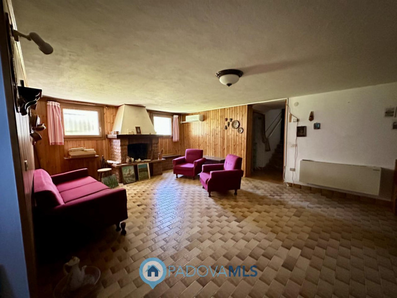 Villa indipendente con ampi spazi

Immobile in esclusiva al Gruppo Padova MLS

Proponiamo in vend...