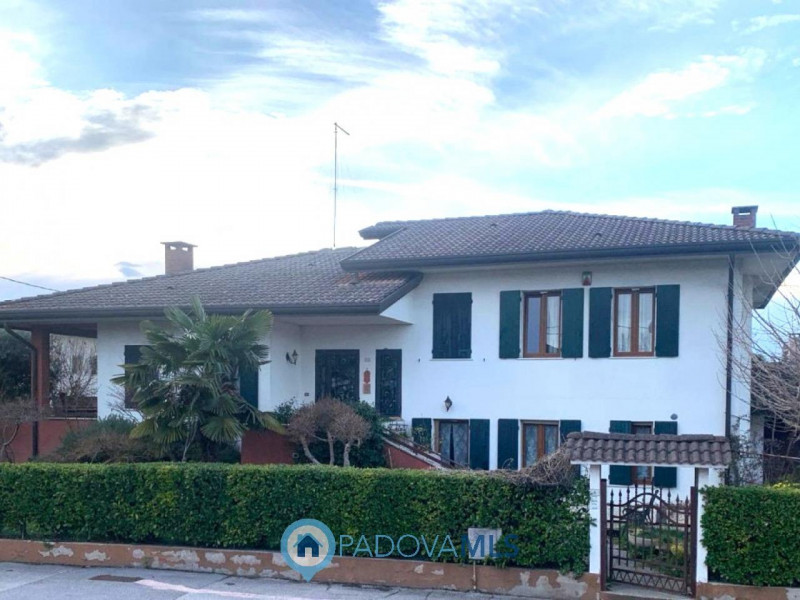 Immobile in esclusiva al Gruppo Padova MLS

Proponiamo in vendita villa indipendente dal grande p...