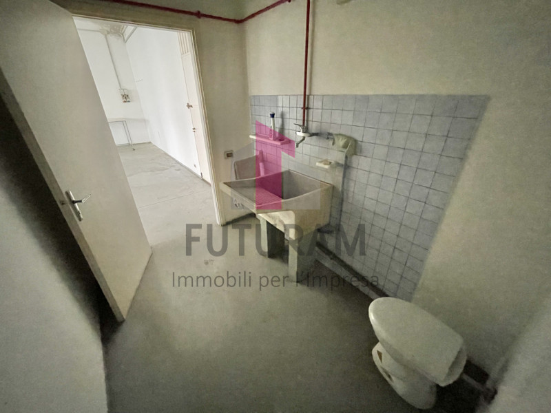 ARCUGNANO- 18FIL - PER INFO 0444/310220

Se stai cercando un magazzino spazioso e funzionale, non...