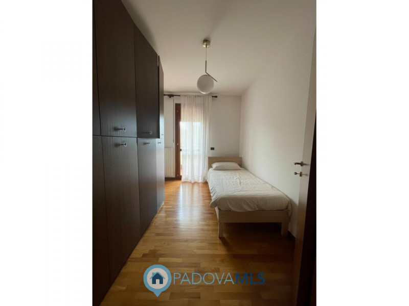 Montegrotto T. - Pd: appartamento due camere, taverna e garage

Immobile in esclusiva al Gruppo P...