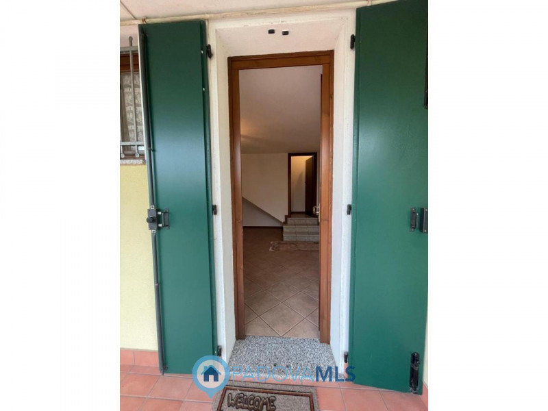 Montegrotto T. - Pd: appartamento due camere, taverna e garage

Immobile in esclusiva al Gruppo P...