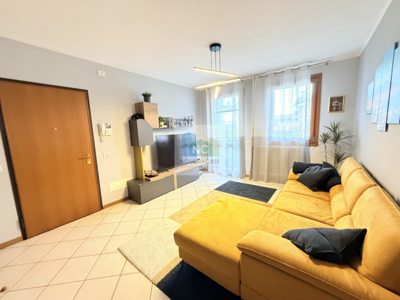 Scoprite il vostro nuovo rifugio nel cuore di Noventana, un quartiere tranquillo e ben servito di...