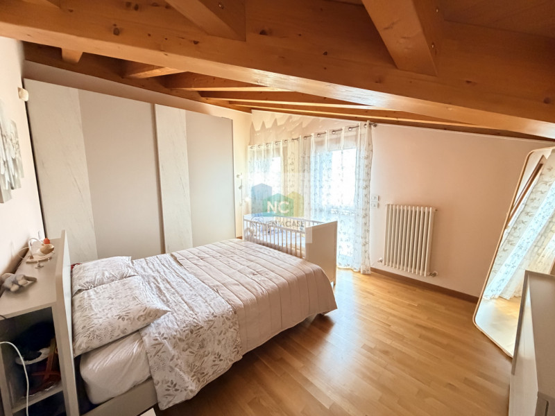 Scoprite il vostro nuovo rifugio nel cuore di Noventana, un quartiere tranquillo e ben servito di...