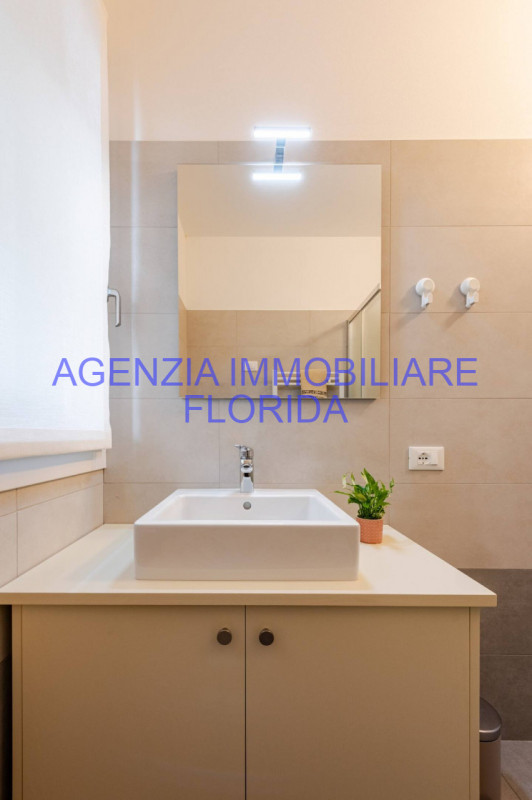 Situato nel cuore di Camposampiero, questo affascinante monolocale è l'ideale per chi cerca un ri...