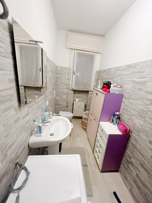 (Per INFO Cristina 3389226442) Situato alla Guizza, vicino a tutti i servizi, comodo al tram e al...