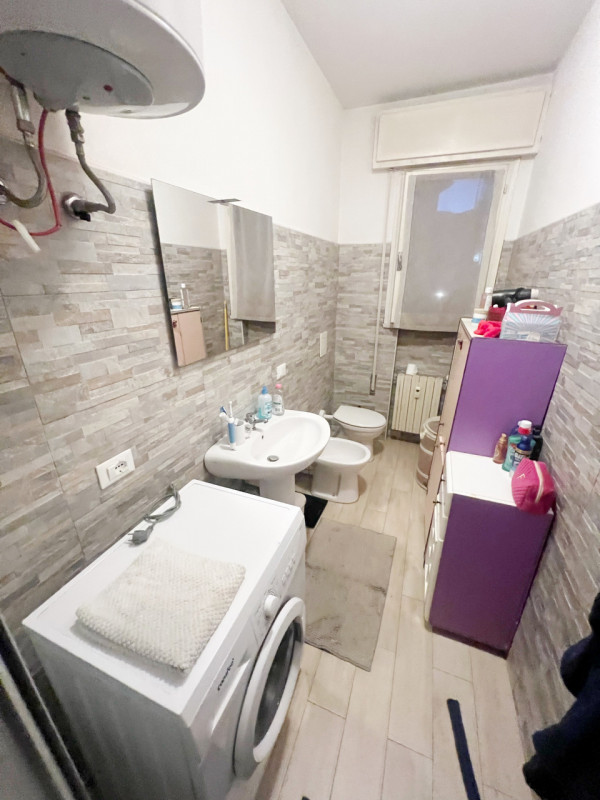 (Per INFO Cristina 3389226442) Situato alla Guizza, vicino a tutti i servizi, comodo al tram e al...