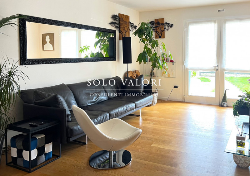 Rif. B485 (per informazioni 338 9387816 Matteo – 340 2242606 Marco) 

Una casa che conquista con ...