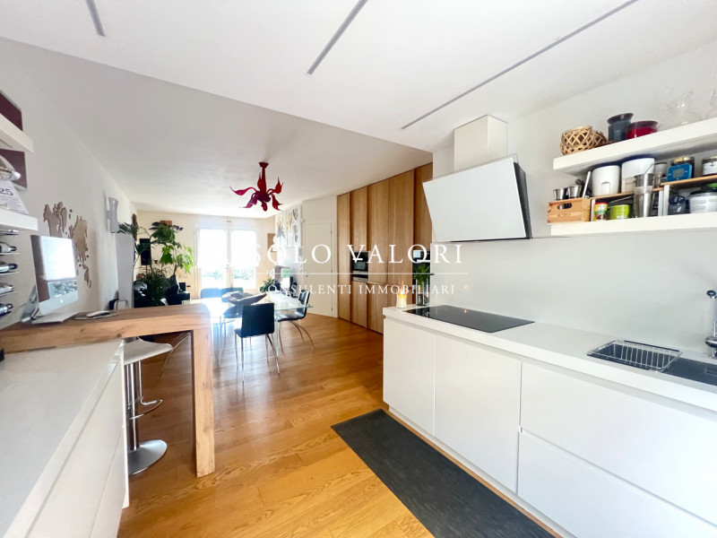 Rif. B485 (per informazioni 338 9387816 Matteo – 340 2242606 Marco) 

Una casa che conquista con ...