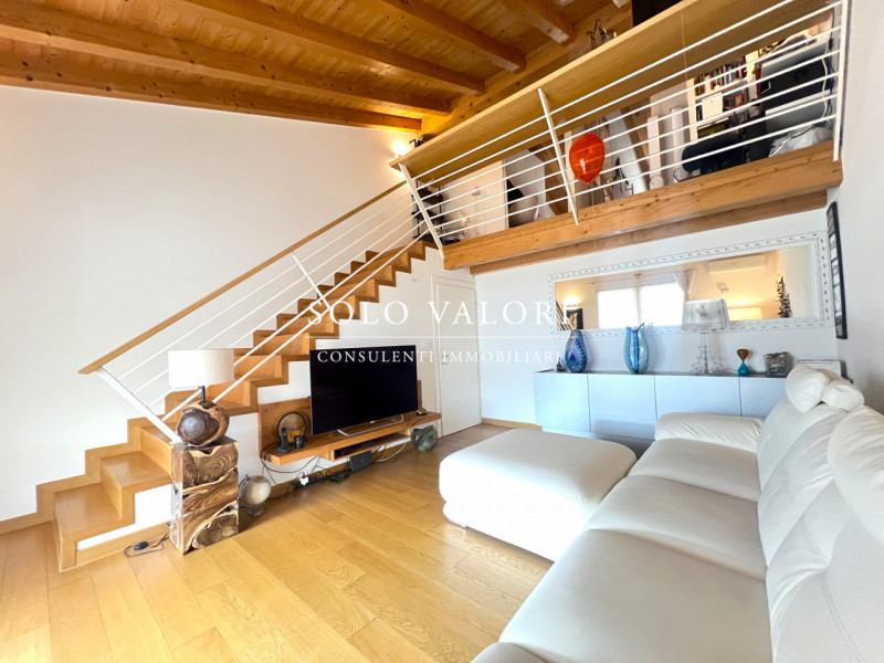 Rif. B485 (per informazioni 338 9387816 Matteo – 340 2242606 Marco) 

Una casa che conquista con ...