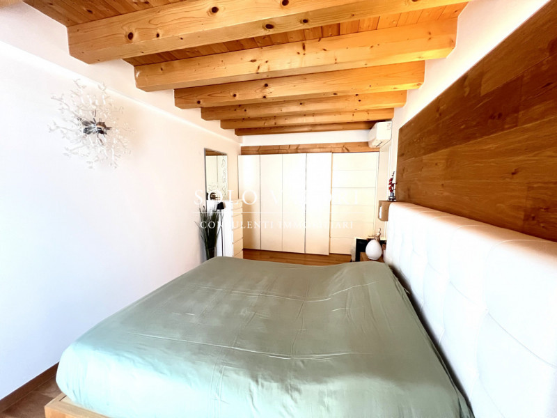 Rif. B485 (per informazioni 338 9387816 Matteo – 340 2242606 Marco) 

Una casa che conquista con ...