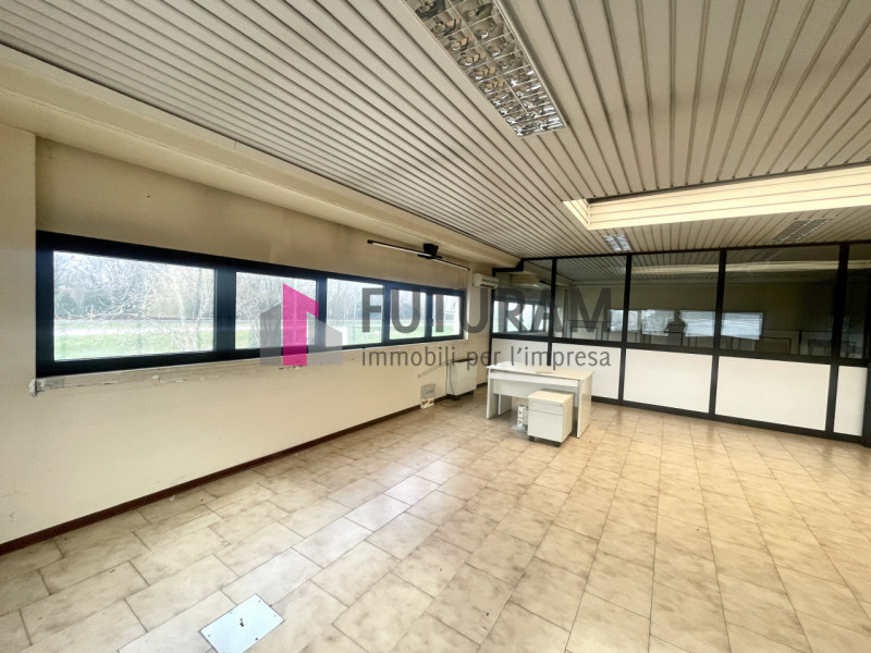 RIF: 142NM - MIRANO (VE) - PER INFO 340 335 8378 - 0444/310220

Propongo in affitto un ufficio al...